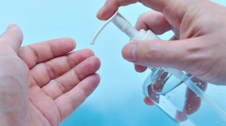Como prepar gel antibacterial en casa