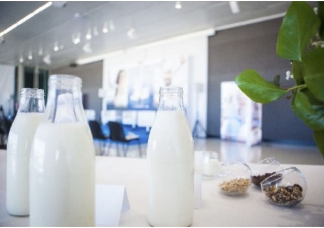 Razones científicas para tomar leche, yogur y queso durante el confinamiento