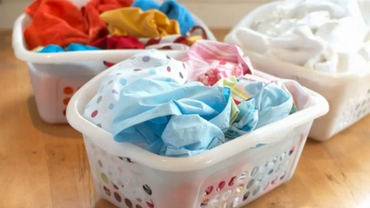 Consejos para separar la ropa en la lavadora y así evitar disgustos ...