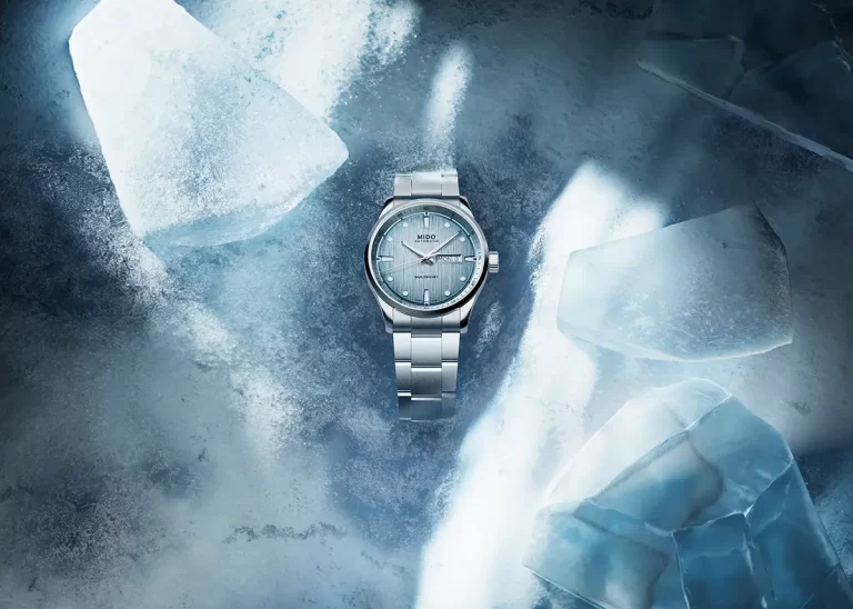 Reloj Multifort M Freeze de MIDO con carátula azul-hielo y brazalete de acero inoxidable